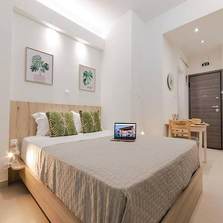 Small And Cozy Studio เอเธนส์ ภายนอก รูปภาพ
