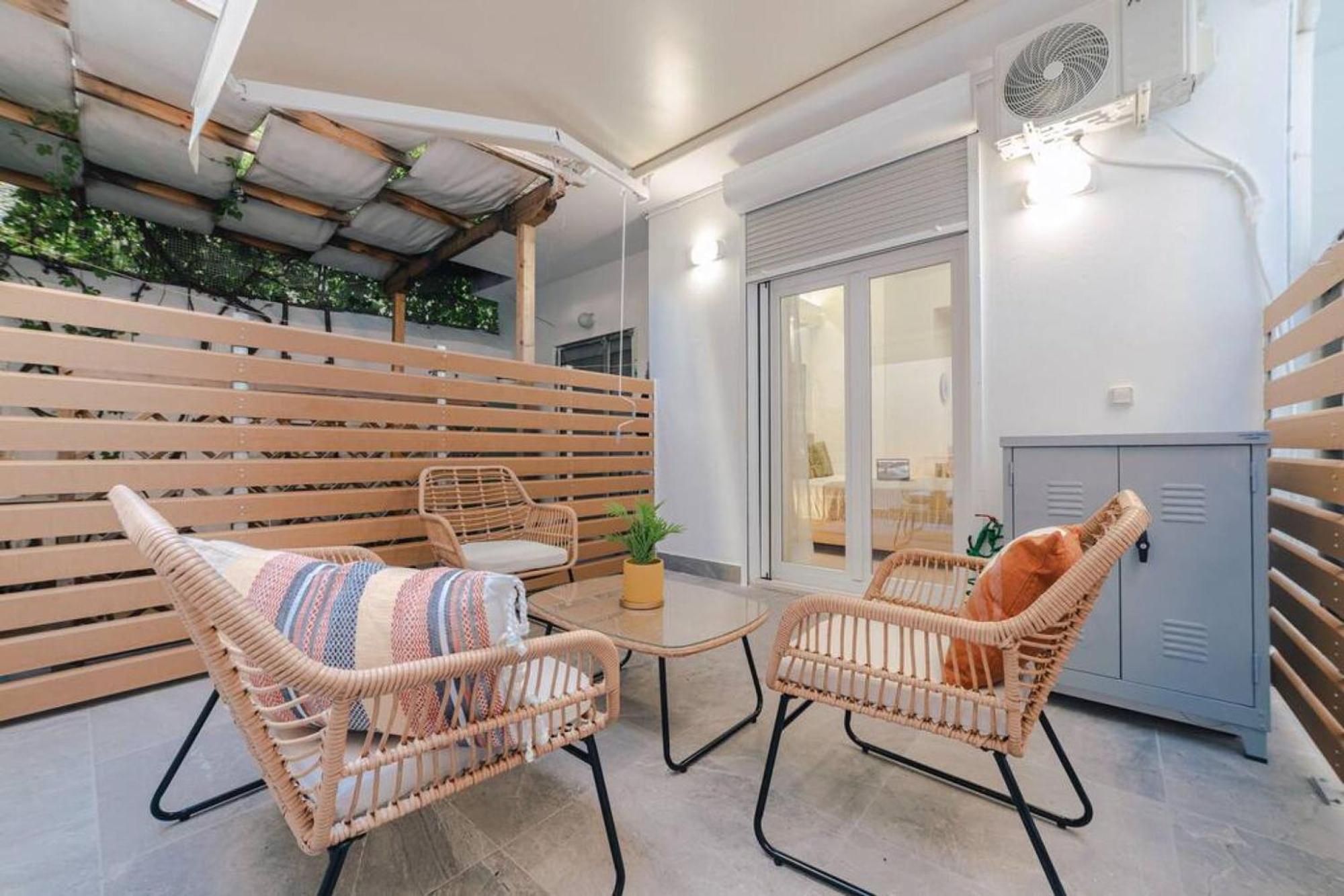 Small And Cozy Studio เอเธนส์ ภายนอก รูปภาพ
