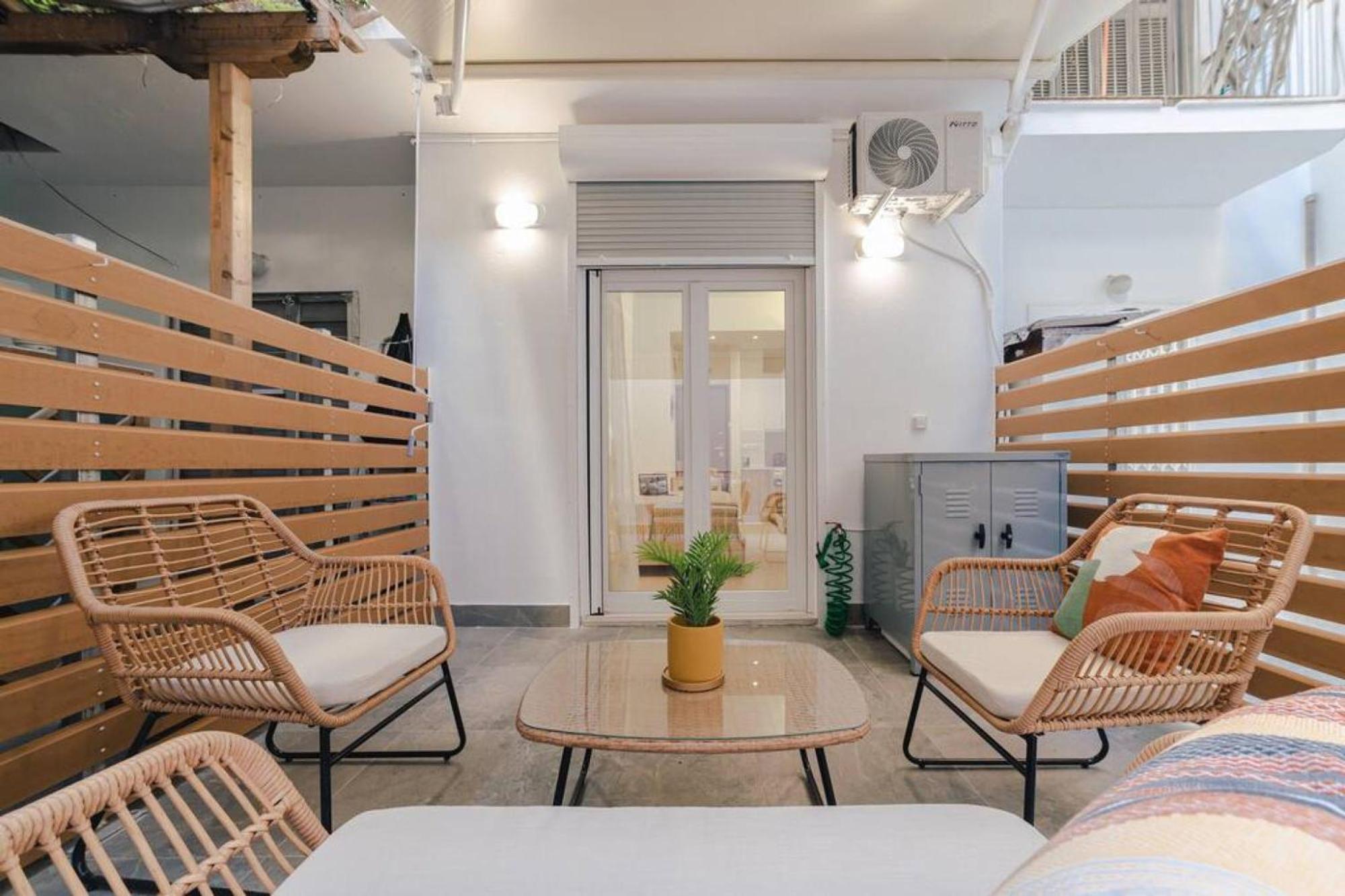 Small And Cozy Studio เอเธนส์ ภายนอก รูปภาพ