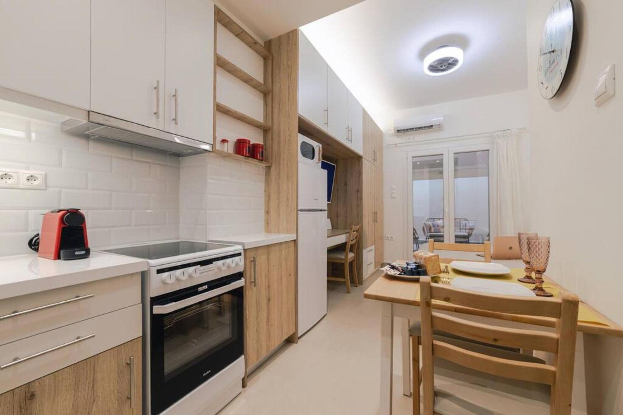 Small And Cozy Studio เอเธนส์ ภายนอก รูปภาพ