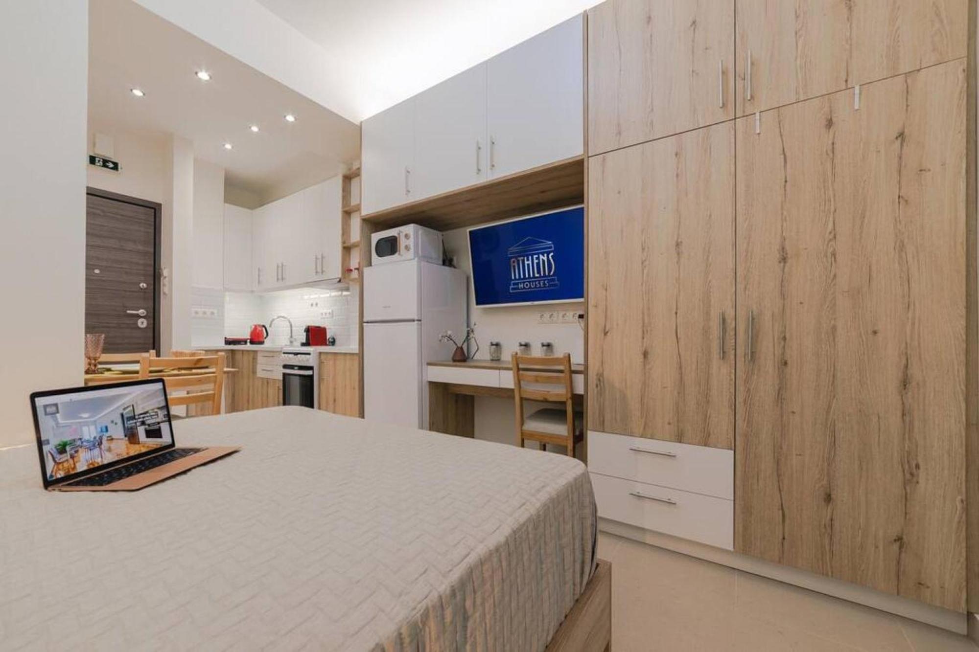 Small And Cozy Studio เอเธนส์ ภายนอก รูปภาพ